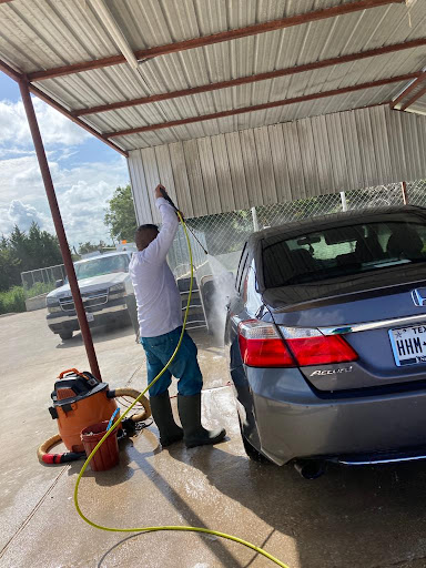 Happy Car Wash en Cedar Creek