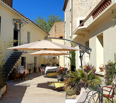 La parenthèse Thuir Gîte indépendant piscine chauffée bien être à Thuir