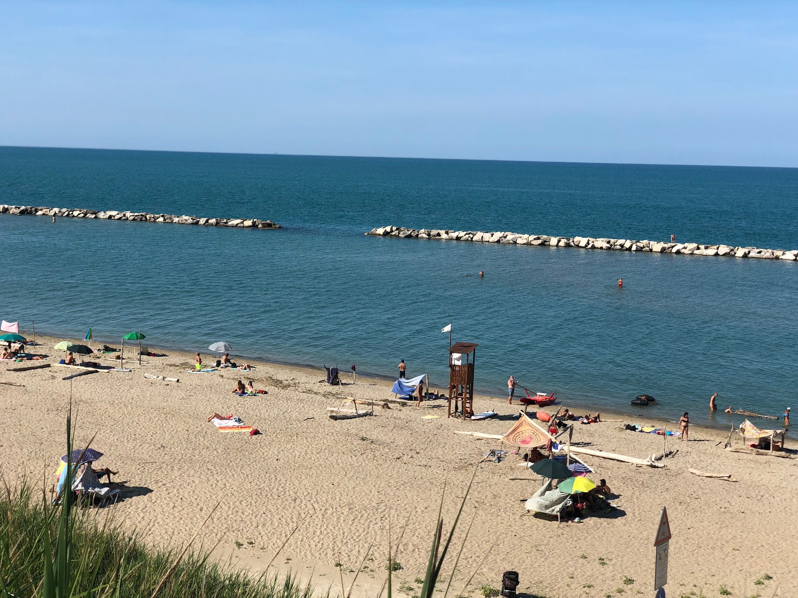 Foto de Fiorenzuola di Focara Beach área de servicios