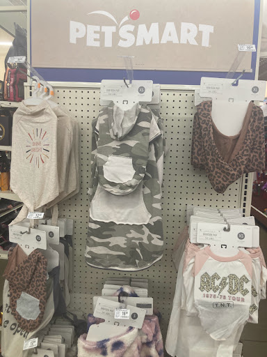 Pet Supply Store «PetSmart», reviews and photos, 2389 Taylor Park Dr, Reynoldsburg, OH 43068, USA