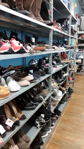 Used Clothing Store «Buffalo Exchange Houston», reviews and photos, 2901 S Shepherd Dr, Houston, TX 77098, USA