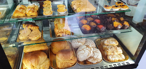 D'Chaves - Fumeiro e Pastéis no Chaves, Vila Real