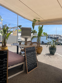 Atmosphère du Restaurant NOUVEAU PROPRIÉTAIRE LA VILLA MARINE à Saint-Cyr-sur-Mer - n°4