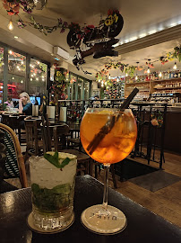Plats et boissons du Restaurant Duke à Paris - n°1