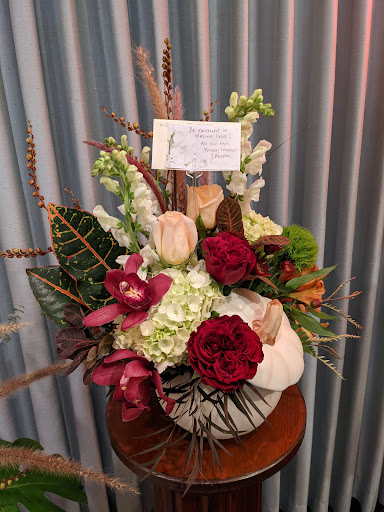 Florist «Royal Petals», reviews and photos, 188 E Wend St, Lemont, IL 60439, USA