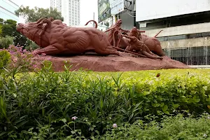 Karapan Sapi Statue image