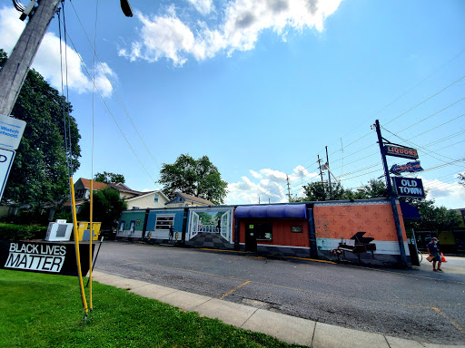 Liquor Store «Old Town Liquors», reviews and photos, 1529 Bardstown Rd, Louisville, KY 40205, USA