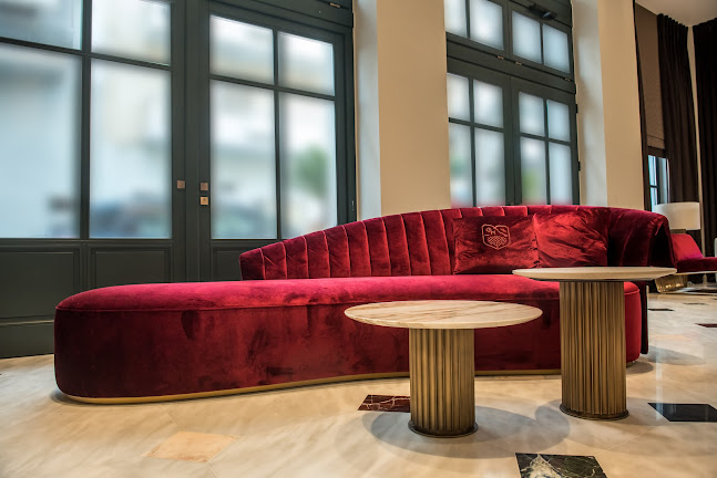 Ναυαρίνου 37, Καλαμάτα 241 00