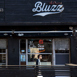 Bluzz Bar