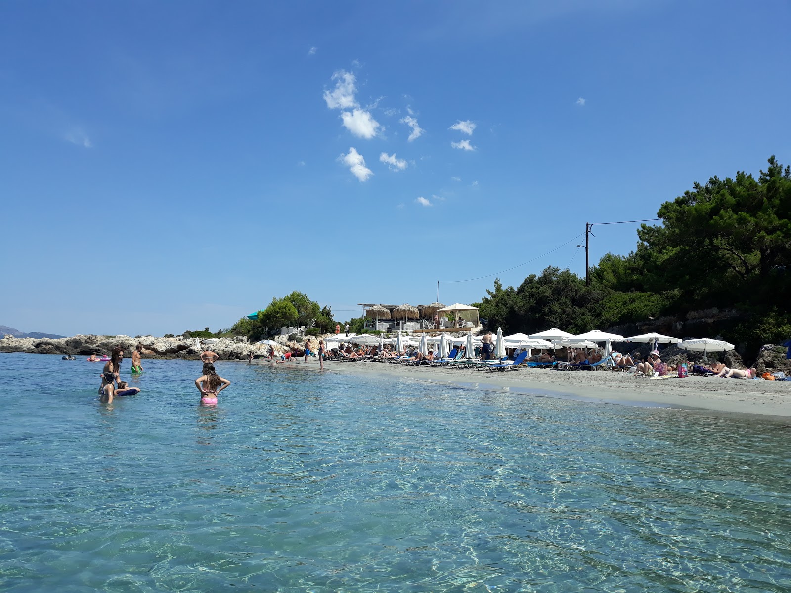 Foto van Gradakia beach met kleine baai