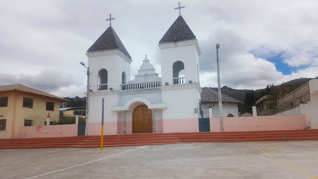 Opiniones de Iglesia Católica Central de La Victoria en Pujili - Iglesia