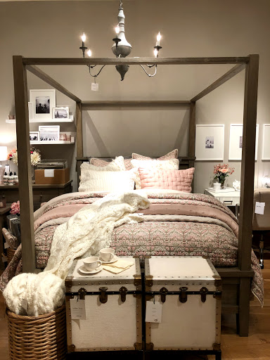 Furniture Store «Pottery Barn», reviews and photos, 4011 Westheimer Rd, Houston, TX 77027, USA