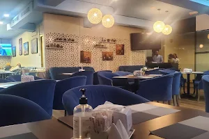 Lido Restaurant & Cafe مطعم و مقهى ليدو image