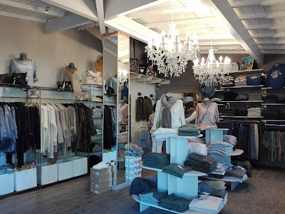 Horizons Lointains, boutique du Cap Ferret - Vêtements et accessoires pour femmes à Lège-Cap-Ferret
