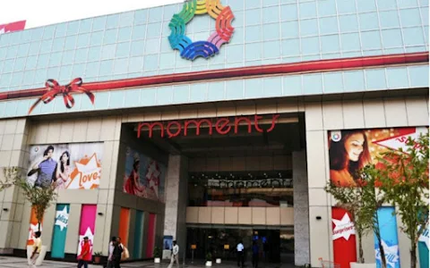 Moments Mall image