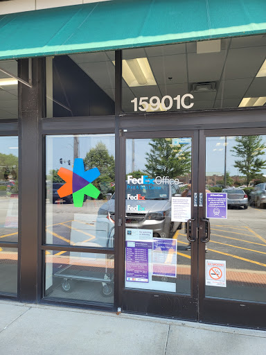 Print Shop «FedEx Office Print & Ship Center», reviews and photos, 15901 Harlem Ave, Tinley Park, IL 60477, USA