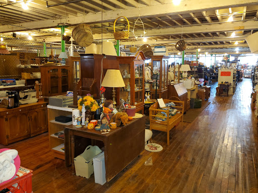 Flea Market «Tilton & Cook Indoor Flea Market and Used Furniture Store», reviews and photos, 38 Spruce St, Leominster, MA 01453, USA