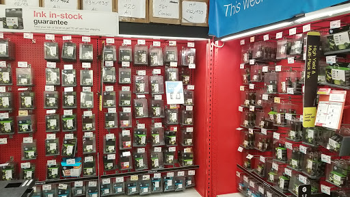 Office Supply Store «Staples», reviews and photos, 1129 W 14 Mile Rd, Clawson, MI 48017, USA