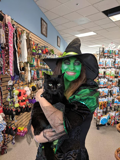 Pet Store «Paws & Fins Pet Shop», reviews and photos, 360 Tormey Ln NE, Bainbridge Island, WA 98110, USA