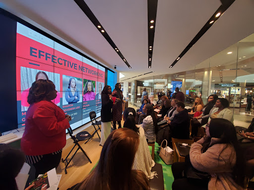 Computer Store «Microsoft Store - Roosevelt Field», reviews and photos, 630 Old Country Rd, Garden City, NY 11530, USA