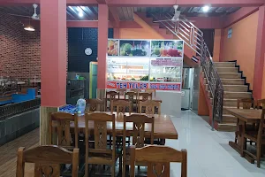 Rumah Makan Ampera Sederhana (Masakan Padang) image