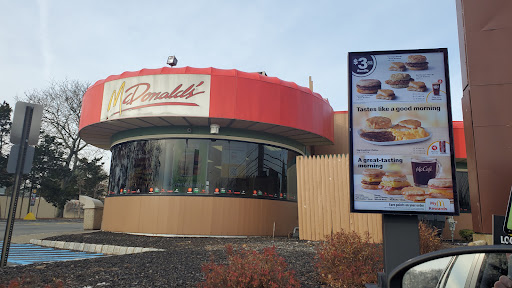 Shopping Mall «Morris Hills Shopping Center», reviews and photos, 3035-3189 US-46, Parsippany, NJ 07054, USA