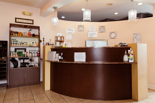 Beauty Salon «Neha Threading Salon & Spa», reviews and photos, 1501 Reisterstown Rd, Pikesville, MD 21208, USA