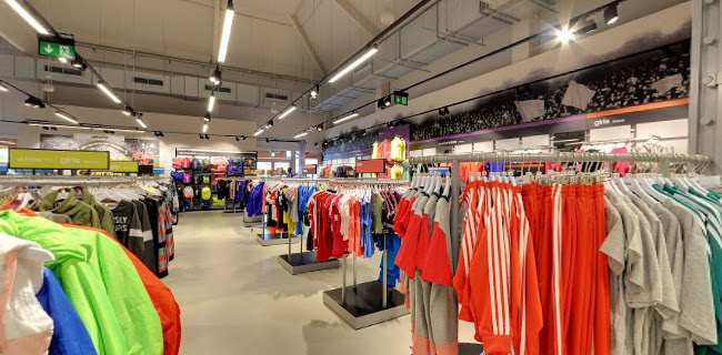 Hozzászólások és értékelések az adidas Outlet Store Biatorbagy-ról