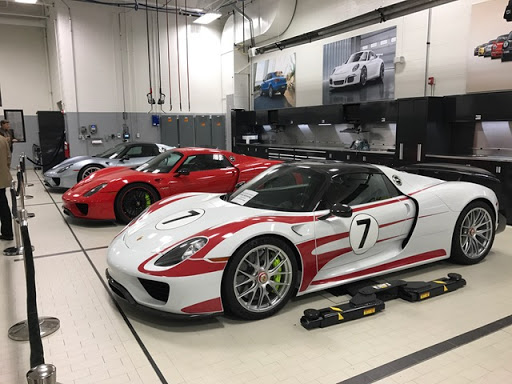 Porsche Dealer «Porsche Exchange», reviews and photos, 2300 Skokie Valley Rd, Highland Park, IL 60035, USA