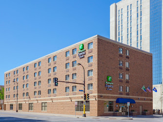 Holiday Inn Express & Suites Minneapolis-Dwtn (Conv Ctr), an IHG Hotel