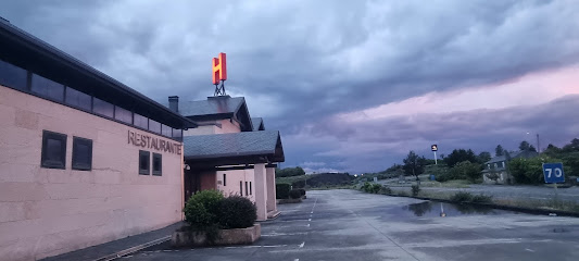 Hotel Restaurante Mesón de Erosa - Autovía de las Rías Bajas, Salida 132, 32540 A Gudiña, Province of Ourense, Spain