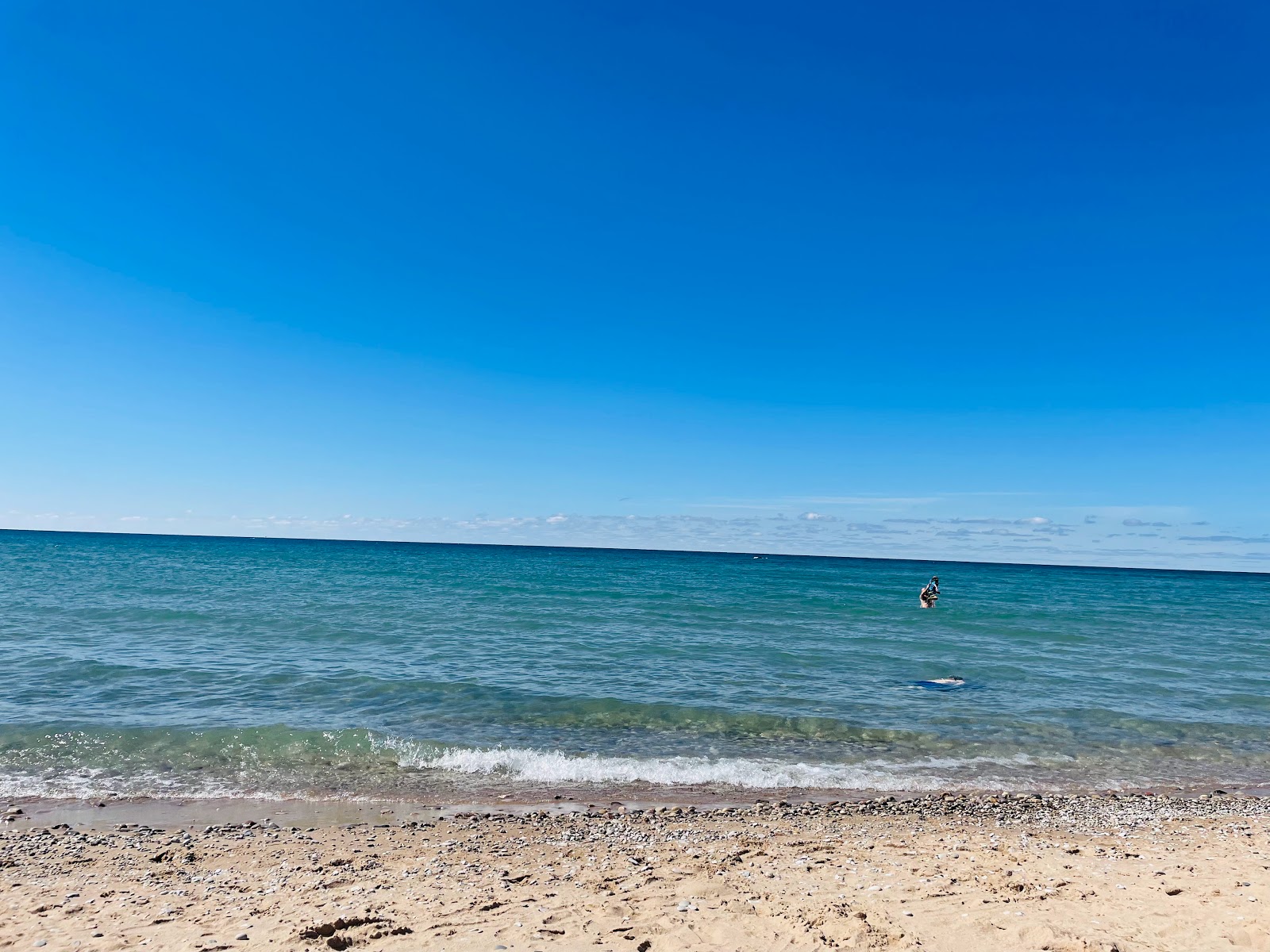 Empire Beach的照片 带有碧绿色纯水表面