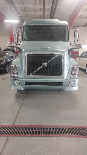 Auto Body Shop «Richards Body Shop», reviews and photos, 910 W Northwest Hwy, Arlington Heights, IL 60004, USA