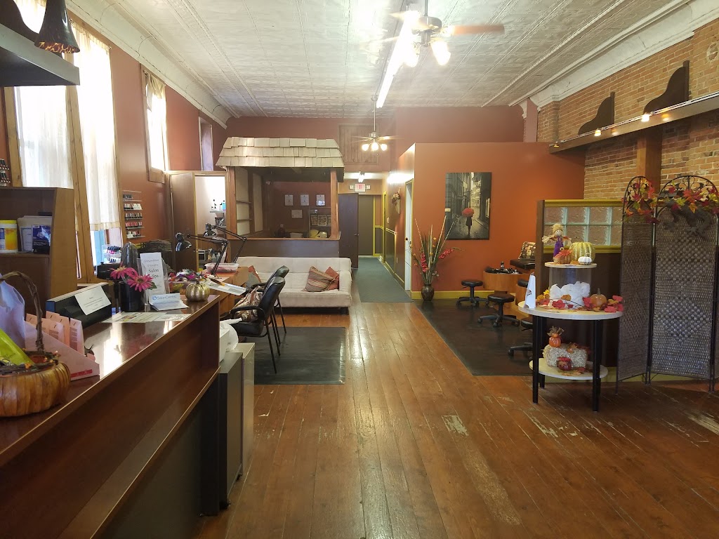 Downtown Designs Salon & Spa 53818