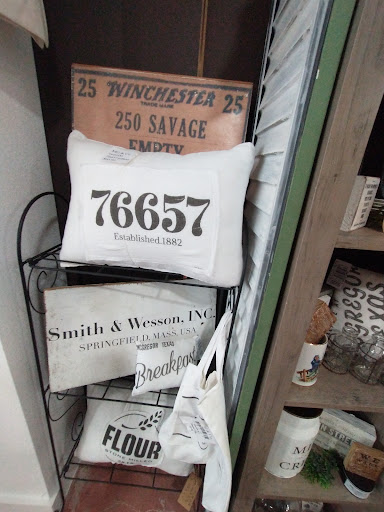 Antique Store «Hidden Talent Gifts & Antiques», reviews and photos, 400 S Main St, McGregor, TX 76657, USA