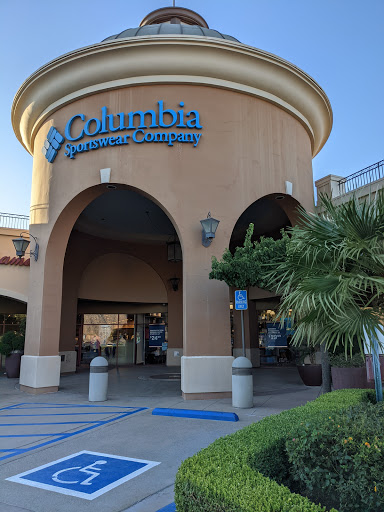 Sportswear Store «Columbia Sportswear Outlet Store at Cabazon Outlets», reviews and photos, 48750 Seminole Dr, Cabazon, CA 92230, USA