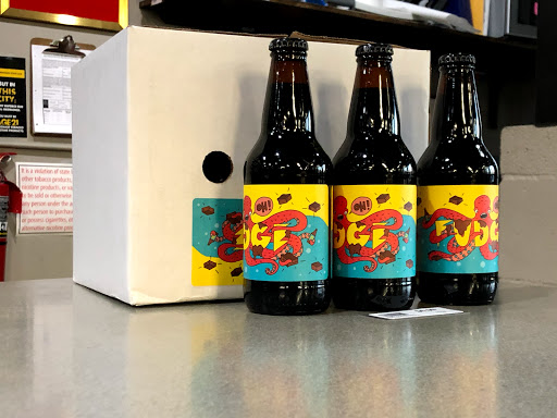 Liquor Store «Bubbles Wine & Spirits», reviews and photos, 7411 N Oak Trafficway, Kansas City, MO 64118, USA