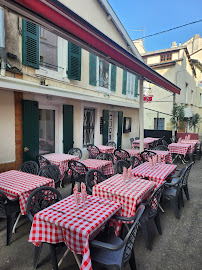 Atmosphère du Restaurant français Au P'Tit Bouchon à Vienne - n°12