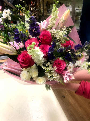 Florist «Finishing Touch Florist & Gifts», reviews and photos, 1645 140th Ave NE B4, Bellevue, WA 98005, USA