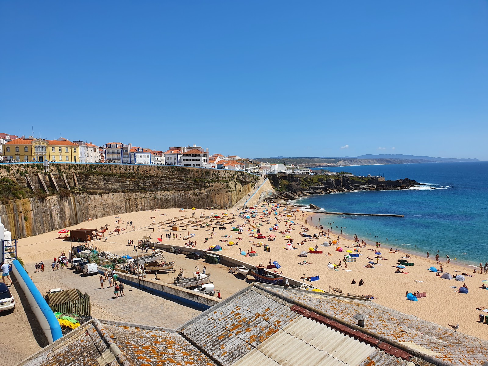Praia dos Pescadores'in fotoğrafı imkanlar alanı
