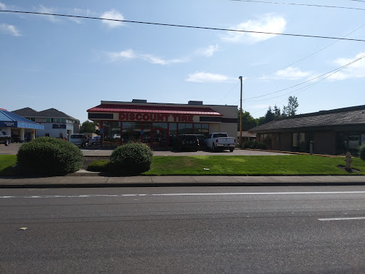 Tire Shop «Discount Tire Store - Salem, OR», reviews and photos, 1890 Lancaster Dr NE, Salem, OR 97305, USA