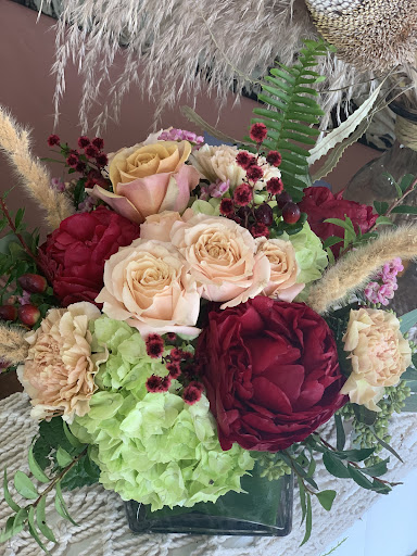 Florist «Sweet Pea Florist», reviews and photos, 5918 Naples Plaza, Long Beach, CA 90803, USA