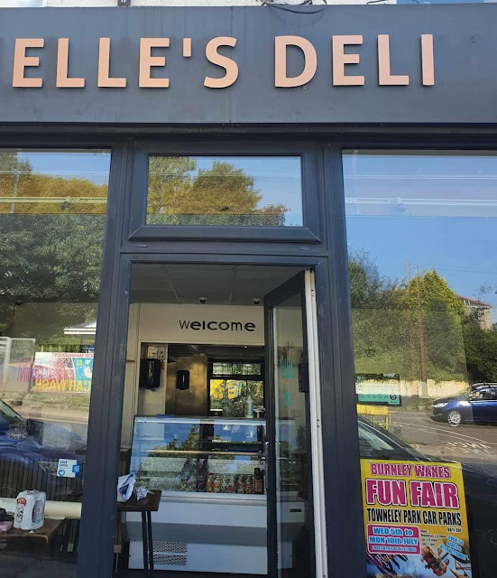 Elles Deli