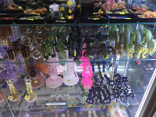 Tobacco Shop «Smoke Zone Smoke Shop N Vape», reviews and photos, 901 1st Avenue, New York, NY 10022, USA