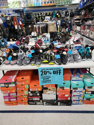 Sporting Goods Store «BIG 5 SPORTING GOODS», reviews and photos, 2421 W Rosecrans Ave, Gardena, CA 90249, USA