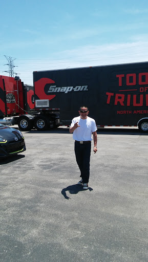 Used Car Dealer «Auto Select of Lexington», reviews and photos, 568 E New Cir Rd, Lexington, KY 40505, USA