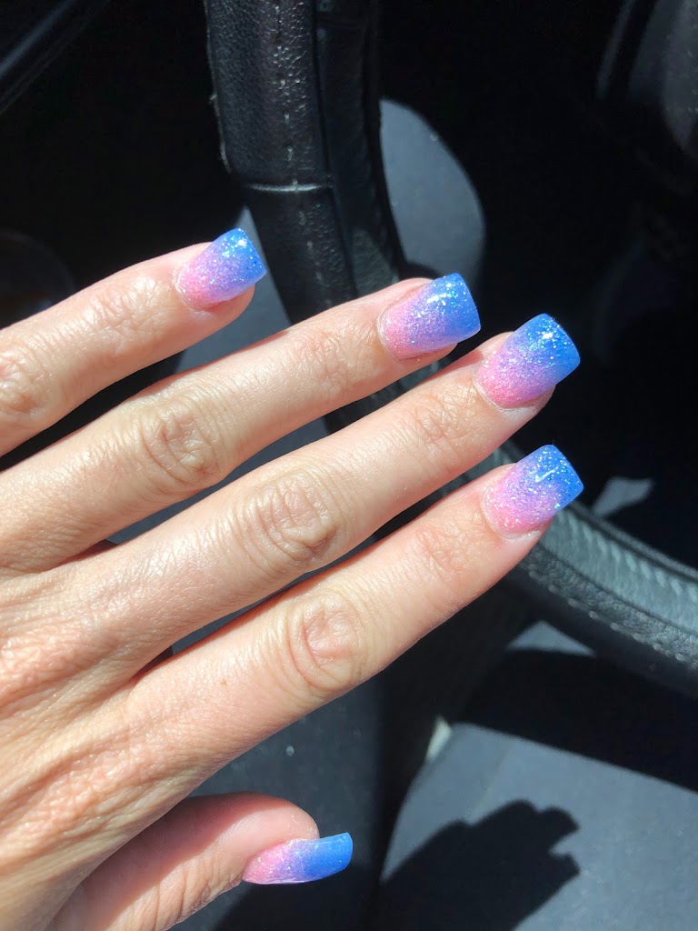 Central Nails 02919