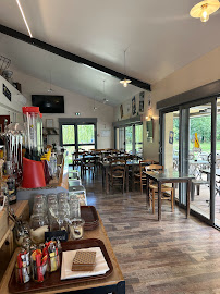 Atmosphère du Restaurant Autour d'un verre à Joux-la-Ville - n°2