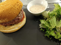 Hamburger du Restaurant français Restaurant La Cave à Eymoutiers - n°9