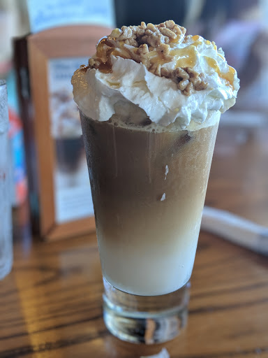 American Restaurant «Cracker Barrel Old Country Store», reviews and photos, 9214 Park W Blvd, Knoxville, TN 37923, USA